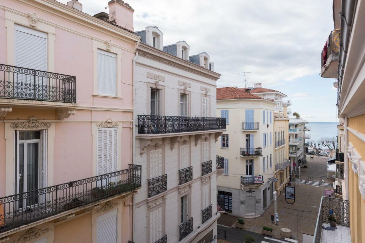F2 Chambre En Duplex Saint-Raphaël Buitenkant foto